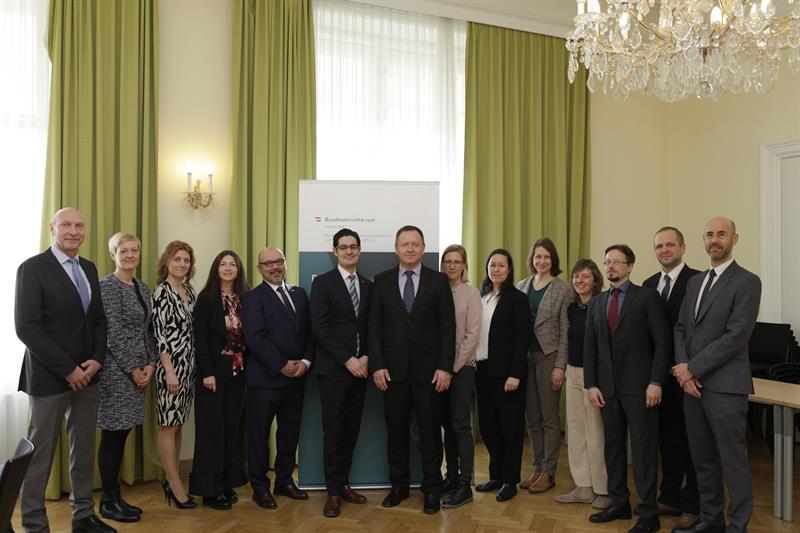 Foto zu Artikel: Slowenische Delegation im Bundesamt zur Korruptionsprävention und Korruptionsbekämpfung